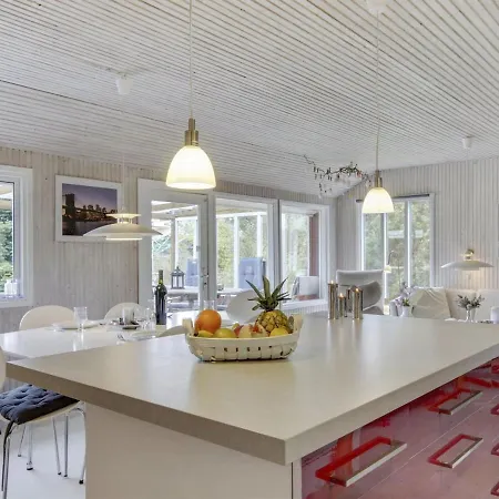 Dom wakacyjny Delma - 750m From The Sea In Lolland- Falster And Mon By Interhome