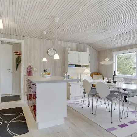 Delma - 750m From The Sea In Lolland- Falster And Mon By Interhome * Bøtø By